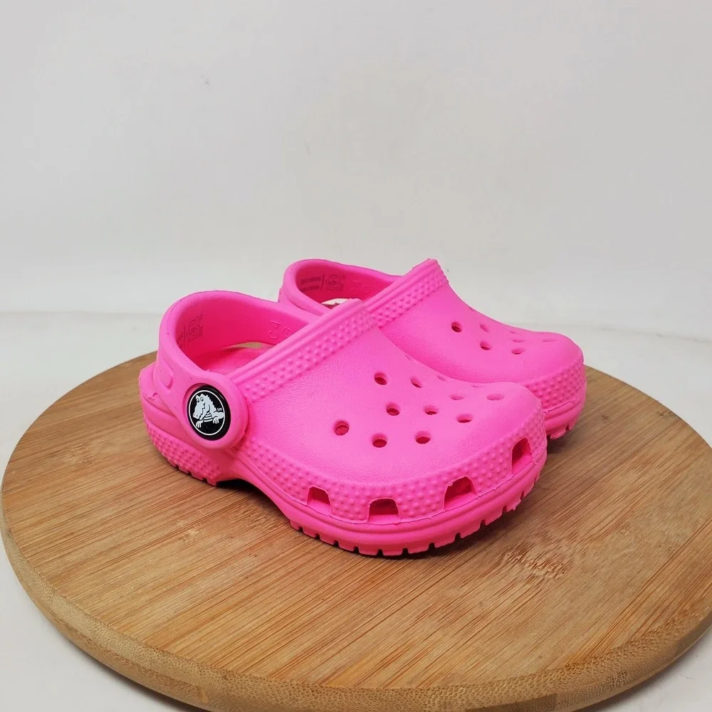 CROCS Classic Sandals Kids 4 Pink Clog Girls‎ Boys Play Water Shoes